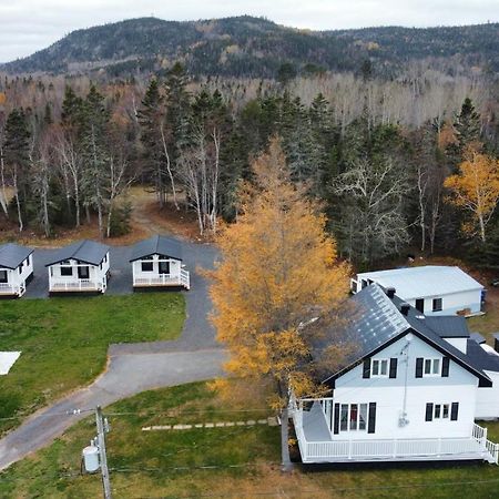 Les Chalets De La Colline Inc Бе-Сент-Катрин Экстерьер фото
